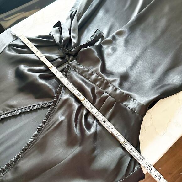 Flora by Flora Nikrooz Stella Black Satin Venise Trim Robe Women's Size XXL - Picture 10 of 11